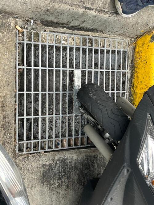 1150506太平某火鍋店遭檢舉汙染溝渠 中市環保局：已派員確認有汙染情事、當場開罰並要求清理改善示意圖