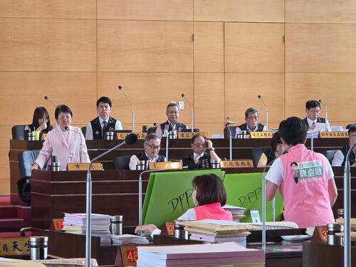 1150526陳俞融議員不滿盧市府政見執行率 中市府：262項幸福政見穩定推進 整體推行率99.6%示意圖
