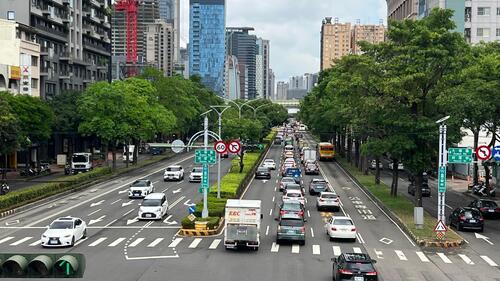 1150605台中4月房地稅雙跌 但牌照稅額、開徵車輛數與占比 3項居六都之冠 鄉林：人口快速增加及移居蛋白區開車通勤 凸顯大眾捷運建設很急迫示意圖