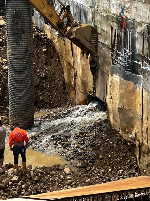 1150630大里驚傳疑似天坑遭回填掩蓋？疑似遭隔鄰建築工地施工不當影響 江和樹、李天生議員要求徹查：公共安全不能被掩埋！示意圖