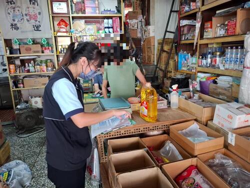 1150702中市食安處首波公布兩業者超標油品流向 跨局處突擊賣場全面回收下架示意圖