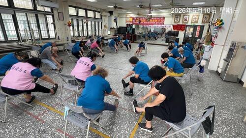 1150706中市府推動關懷據點實施「無紙化」作業 李天生議員：長者們無所適從怨聲四起 中市社會局：據點資訊化報到配合中央規定 持續輔導訓練、減輕行政負擔示意圖
