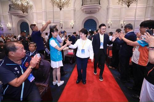 1150708中部五縣市首長、企業界齊聚「中部地區企業座談會」 盧市長：公私協力打造全球無人機產業重鎮示意圖