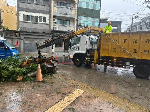1150712巴威颱風遠離 中市府全面投入災後復原 加速恢復市民生活示意圖