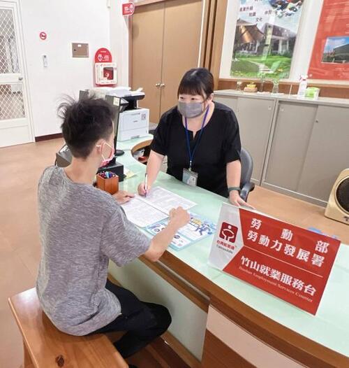 1150714青年跨域就業有靠山！中彰投分署助近1500人成功異地追夢示意圖