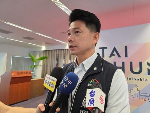 1150721斑馬線加寬、行人安心走！盧市長：行穿線彈性加寬 守護行人每一步 交通局長：紅燈不用等那麼久！中市67處路口試辦夏日號誌減秒 停等少15至25秒示意圖
