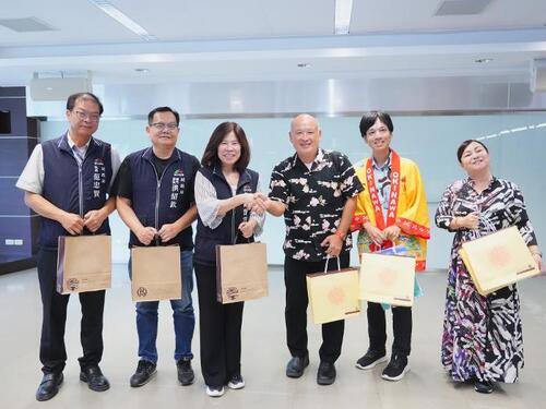 1150804台中市民聯合婚禮首航沖繩 沖繩婚禮觀光團隊訪中市府 攜手打造66對新人專屬迎賓盛典示意圖