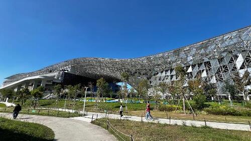 1150806四千多個攤位撐起中台灣產業櫥窗 台中水湳躍升國際會展新核心 賴正鎰：商務人流帶動企業設點、住宿及居住需求 西屯前七月房市交易逆勢增七成示意圖