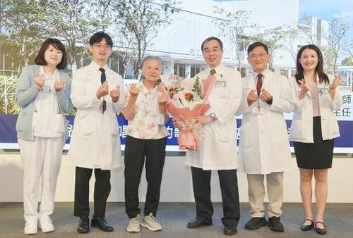 1150819中醫大附醫第二質子治療室將啟用 抗癌再添戰力 76歲嬤第四期下咽癌免切喉 保留聲音重拾昔日歌喉示意圖