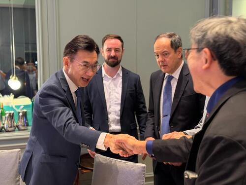 1150820江啟臣全英語對話國際社群　拋三大委員會打造「智慧、國際、有溫度」的臺中 讓國際人才不只來投資、更願意留下示意圖