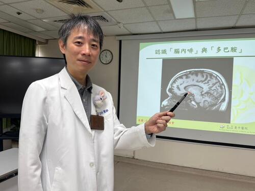 1150824走出憂鬱考上醫學系 21歲少女喜迎九月開學季「下個夢想當漂亮女醫師！」示意圖