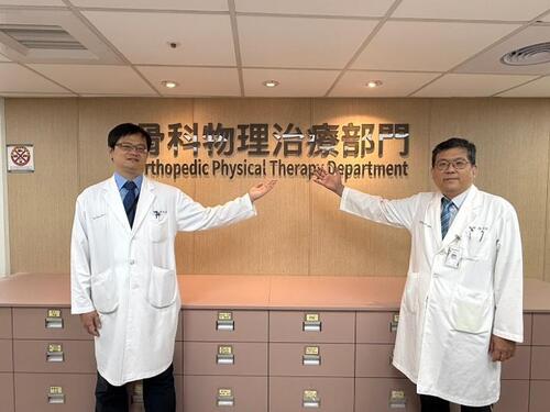1150827二度中風仍不放棄 67歲父親拚復健盼親手牽女兒走上紅毯示意圖