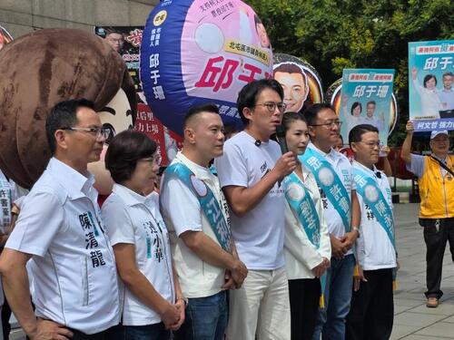 1150831黃國昌陪同中市民眾黨參選人登記 江和樹清晨搶頭香！前美女發言人楊寶楨也登記 竹北藍白合破局！黃國昌：藍委也看不下去示意圖