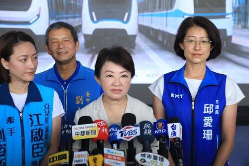 1150907中捷藍線外觀設計票選9/10登場   盧市長邀全民決定藍線風貌  交通部明年補助中捷藍線45億 盧秀燕：比原核定少一半 不擔心不給錢 只擔心慢了 會繼續爭取示意圖