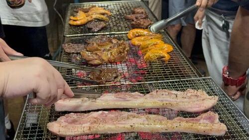 1150925中秋烤肉腸胃炎 就醫增2成   她疑吃未烤熟五花肉「慘坐馬桶3小時」示意圖