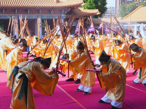1150928千年禮樂再現台中！中市祭孔大典湧千人觀禮 賴副市長循古禮敬先師示意圖