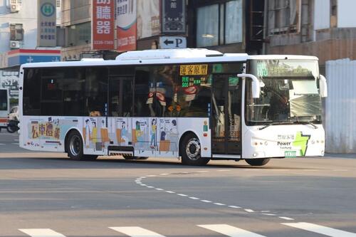 1150125中市交通局推「五大乘車禮儀」 鼓勵司機與乘客：有禮真好、禮貌乘車示意圖