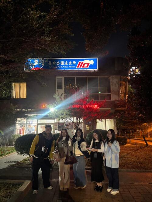 1150222臺中最美的風景是人 女警暖心神助攻 外籍女大生錢包「原封不動」回家示意圖