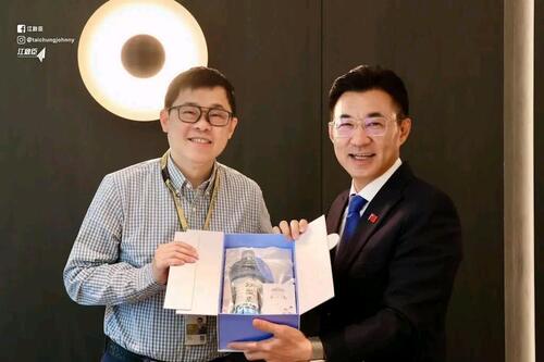 1150223臺中啟程飛向國際 星宇航空K董：臺中水噹噹極具發展潛力 立法院遷建選址 何欣純點名江啟臣表態示意圖