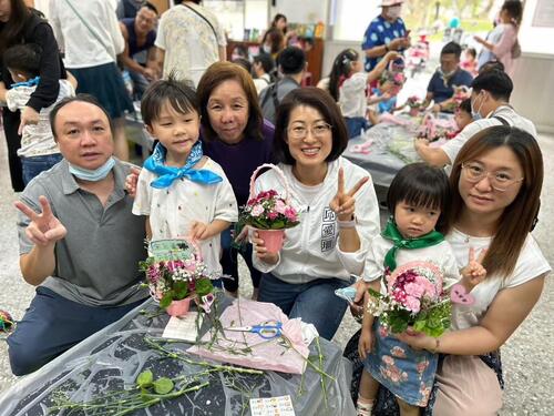 1150226育兒接力 2.0！邱愛珊議員肯定台北育兒新政 力促台中站在巨人肩膀上 打造從容職場雙贏示意圖