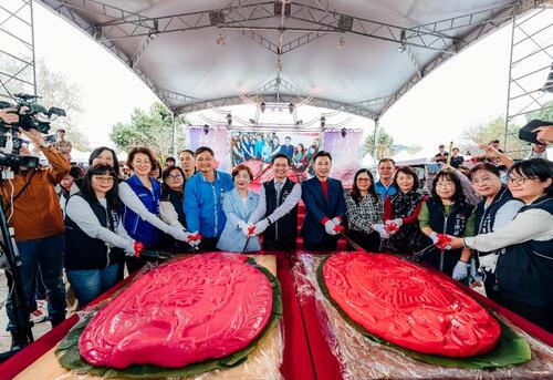 1150227最潮客家節慶！台中東勢新丁粄節 踩街馬戲大粄歌舞處處驚喜 國民黨人選未底定 江啟臣：繼續努力 最重要的是人民的選擇示意圖