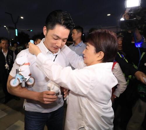 1150303訪美前會蔣萬安「藍營最強姊弟聯手」引發媒體解讀 盧秀燕：沒有政治意涵 傾聽關稅和軍購案意見示意圖