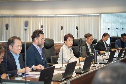 1150304關稅、能源雙衝擊 中市府率先邀產業代表座談 盧市長提3大建議籲中央「化被動為主動」！江啟臣祭「出口退稅」與「城市聯盟」兩大策 助盧秀燕深化訪美成果示意圖