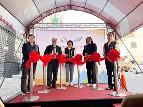 1150313完善銀髮就業服務網絡 中市府海線銀髮人才服務據點開幕示意圖