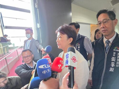 1150325塑膠荒、藥品可能短缺上漲 盧秀燕：比起軍購更應關心民生問題 馬辦爭執沒有評論示意圖