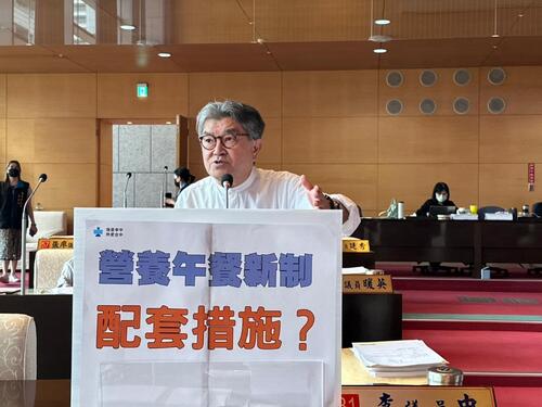 1150326議員呼籲正視營養午餐供餐品質與供餐型態 教育局：中市營養午餐免費政策把關到位 確保學生吃得營養、吃得安心示意圖