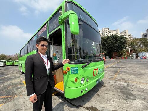 1150329中市交通局打造有溫度的公車！駕駛熱心伸援手 市民讚「天使司機」示意圖