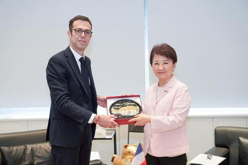 1150403法國在台協會主任龍燁拜會中市府推動城市交流 盧市長盛讚「愛台中的法國好友」示意圖