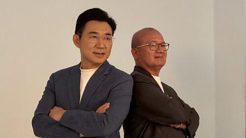 1150405最強母雞領軍出擊！台中隊集結 江啟臣率藍營議員拍形象照 團結勝選氣勢強！示意圖