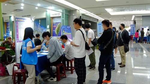 1150411中市就業博覽會釋出逾1200職缺 科技大廠齊聚中科 助攻畢業生高薪就業示意圖