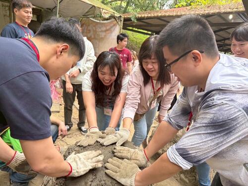 1150414翻轉交友新體驗！中市府化身最強月老牽起幸福線 配對率翻倍衝84%示意圖