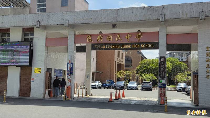 宜蘭區國中生與家長請注意，高中職免試入學分發作業縣府將研議調整，恐影響學生權益。（記者游明金攝）