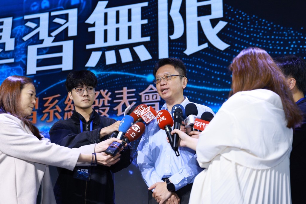 學習王科技總經理李東諭暢談打造AI個性化學習系統的心路歷程。圖／學習王科技提供