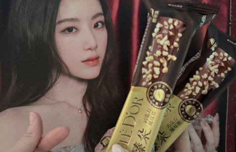 臻朵巧克力風味捲逆應援掀熱議 網友封喜年來「金主爸爸」狂掃超商貨