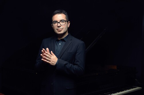Dr. Diego Caetano<small>2023</small>示意圖