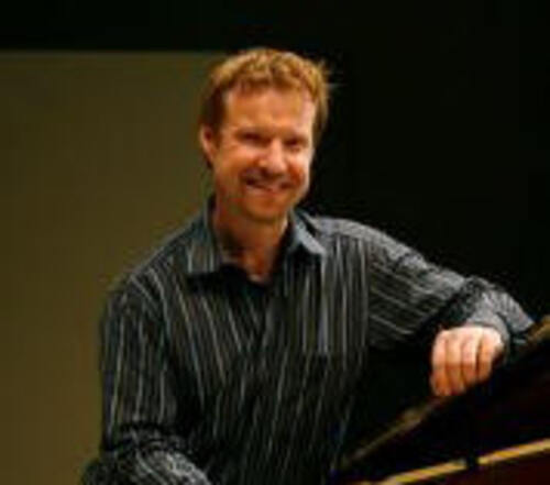 Dr. Read Gainsford<small>瑞德．根斯夫德<br>2006</small>示意圖
